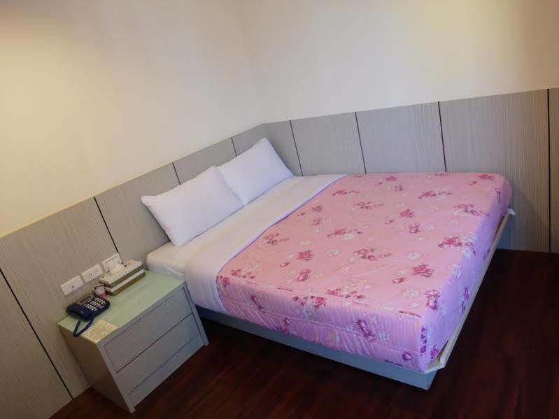 Ruei Gung Business Hotel Гаосюн Экстерьер фото