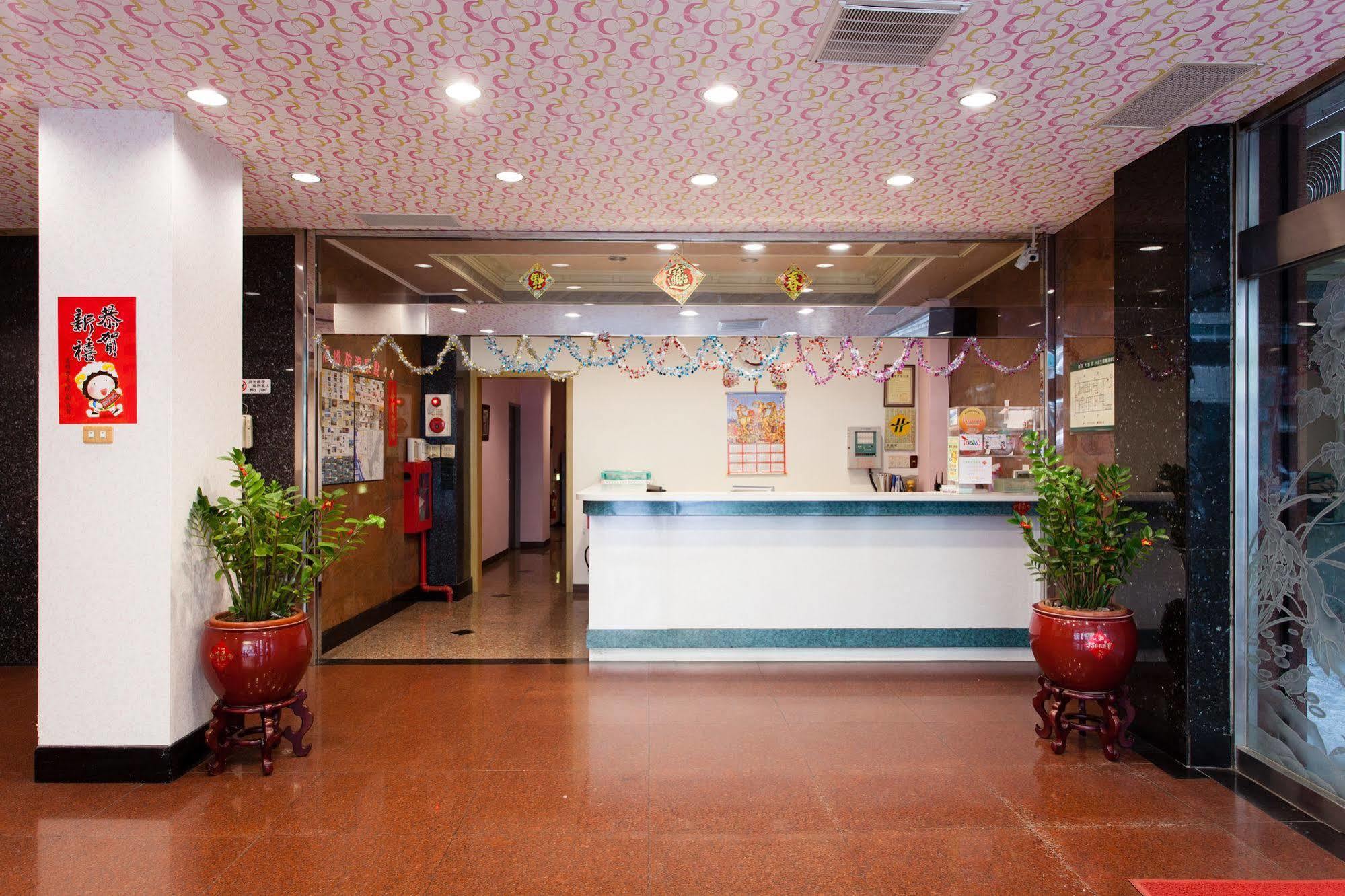Ruei Gung Business Hotel Гаосюн Экстерьер фото